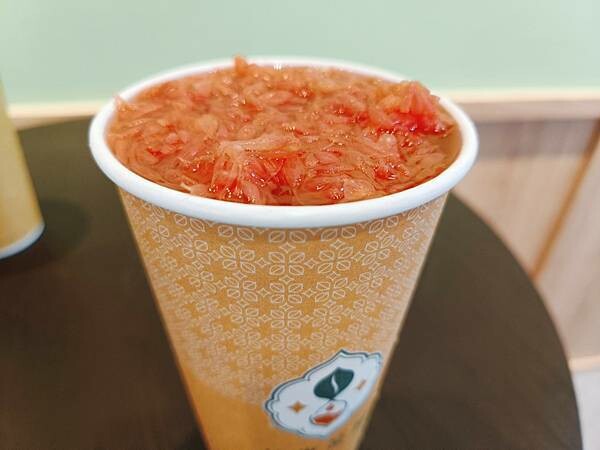 Toyz品牌「拾汣茶屋」新竹金山店。我們倒流時光只為還你一杯小確幸/激推紅柚翠綠/口感系特調