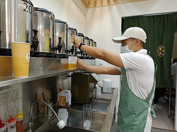 Toyz品牌「拾汣茶屋」新竹金山店。我們倒流時光只為還你一杯小確幸/激推紅柚翠綠/口感系特調