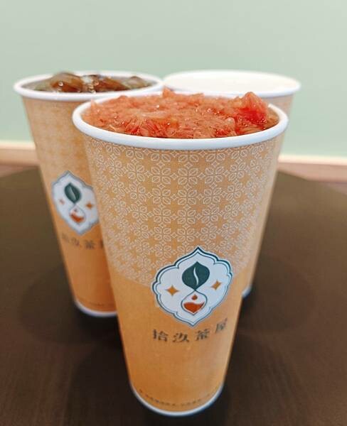 Toyz品牌「拾汣茶屋」新竹金山店。我們倒流時光只為還你一杯小確幸/激推紅柚翠綠/口感系特調