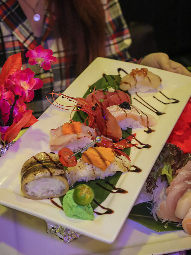 名古屋料亭居酒屋經國店 單點+無菜單料理吃生魚片、握壽司、現流海魚私房菜，九點過後邊吃飯邊唱歌氣氛超Chill