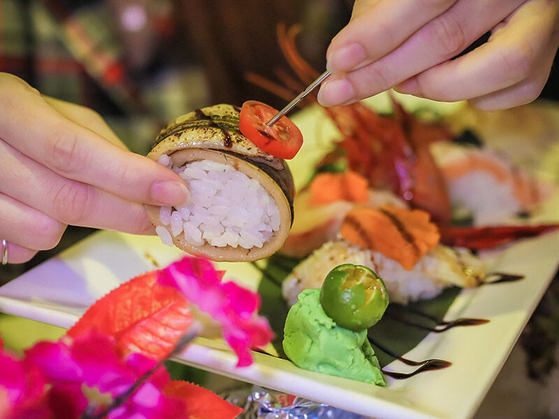 名古屋料亭居酒屋經國店 單點+無菜單料理吃生魚片、握壽司、現流海魚私房菜，九點過後邊吃飯邊唱歌氣氛超Chill