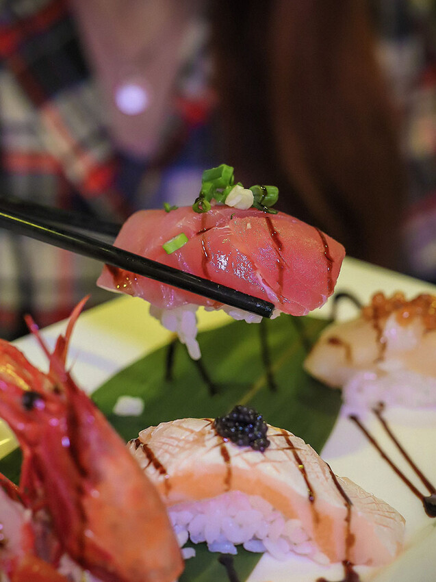 名古屋料亭居酒屋經國店 單點+無菜單料理吃生魚片、握壽司、現流海魚私房菜，九點過後邊吃飯邊唱歌氣氛超Chill