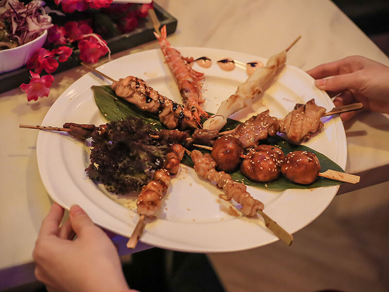 名古屋料亭居酒屋經國店 單點+無菜單料理吃生魚片、握壽司、現流海魚私房菜，九點過後邊吃飯邊唱歌氣氛超Chill