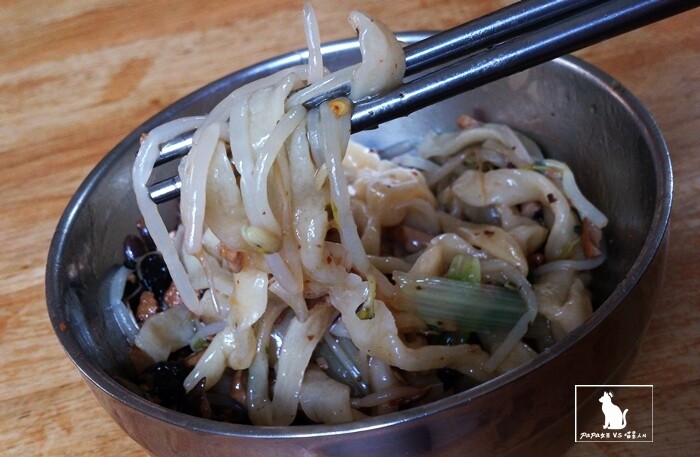 清水素食｜ 慧德齋 素食手工桿麵!　需要拿號碼牌的酷酷麵店　這家麵是自己做!