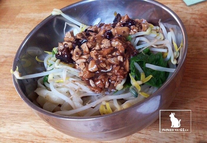 清水素食｜ 慧德齋 素食手工桿麵!　需要拿號碼牌的酷酷麵店　這家麵是自己做!