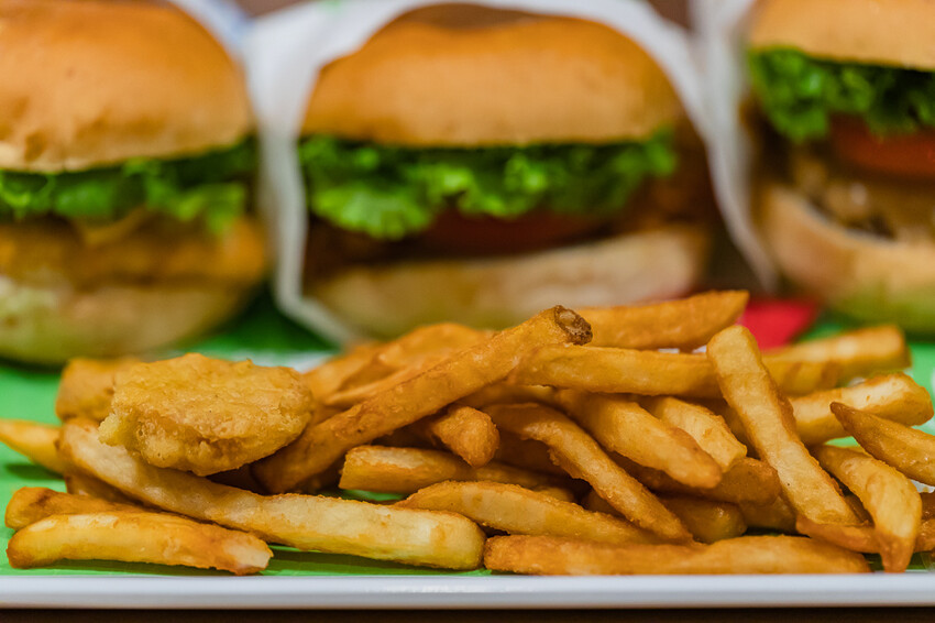 鳳山美食 – 樂檸漢堡 x 穿短褲可以免費加大飲料跟漢堡！