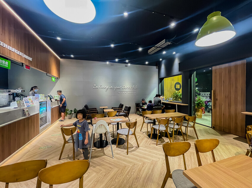 鳳山美食 – 樂檸漢堡 x 穿短褲可以免費加大飲料跟漢堡！