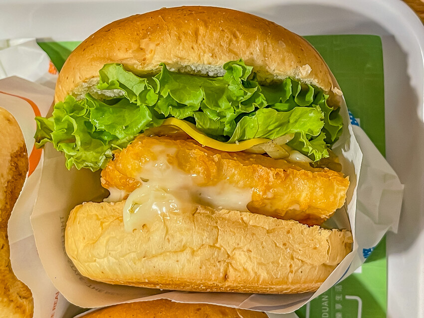 鳳山美食 – 樂檸漢堡 x 穿短褲可以免費加大飲料跟漢堡！