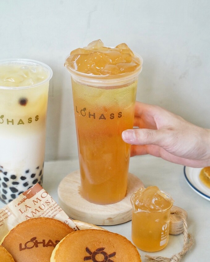 【LOHASS樂活事鮮果茶】手搖飲料、銅鑼燒一次滿足!組合搭配還能省$5元!現做銅鑼燒還有多款口味選擇,飲品還能免費加珍珠,完全是下午茶新選擇~ - 阿華田的美食日記