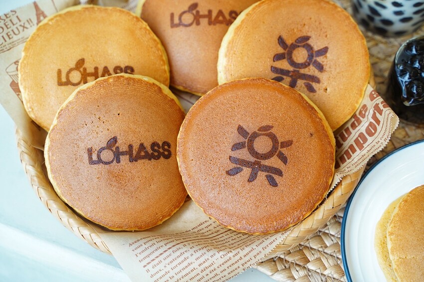 【LOHASS樂活事鮮果茶】手搖飲料、銅鑼燒一次滿足!組合搭配還能省$5元!現做銅鑼燒還有多款口味選擇,飲品還能免費加珍珠,完全是下午茶新選擇~ - 阿華田的美食日記