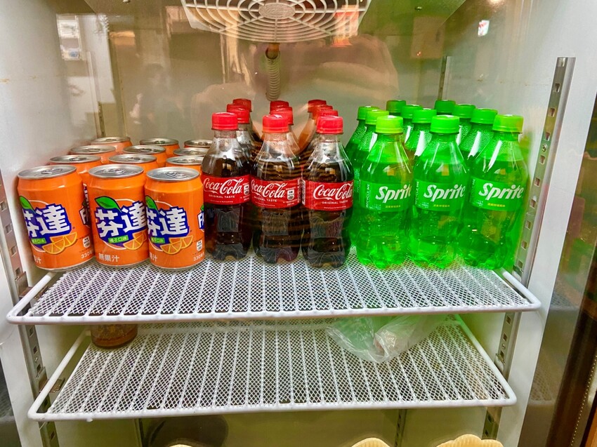 內湖私房口袋名單推薦 哈拉影城 賣烤玉米的小女孩 香噴噴的炭烤玉米，讓你欲罷不能