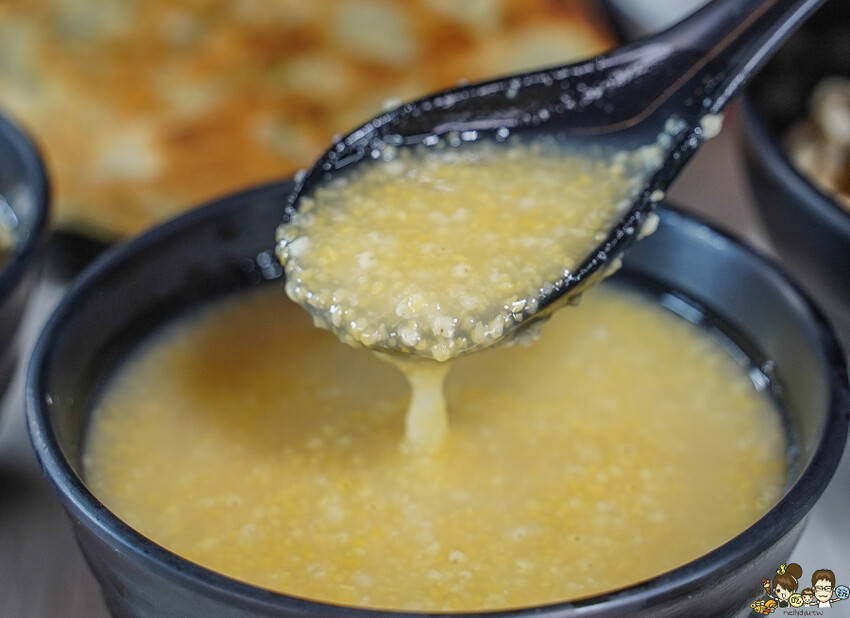 好手藝之高雄手工北方麵食必吃 湘帥客棧，招牌甜烙餅、爆漿豬肉餡餅、爽口小籠湯包、老饕最愛蔥油餅 - 跟著尼力吃喝玩樂＆親子生活