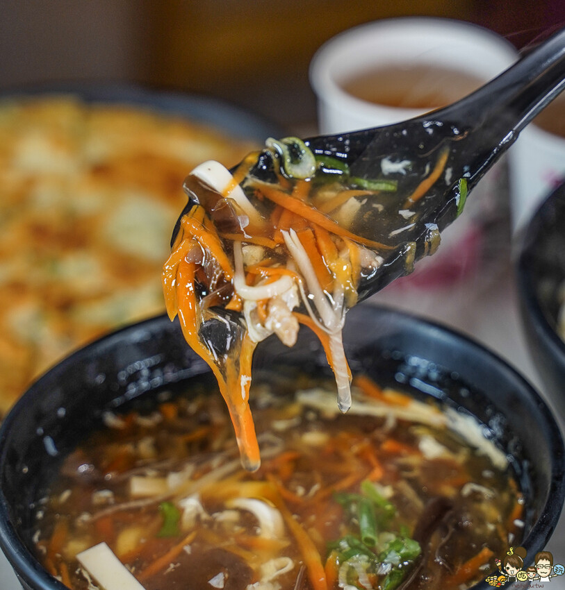 好手藝之高雄手工北方麵食必吃 湘帥客棧，招牌甜烙餅、爆漿豬肉餡餅、爽口小籠湯包、老饕最愛蔥油餅 - 跟著尼力吃喝玩樂＆親子生活