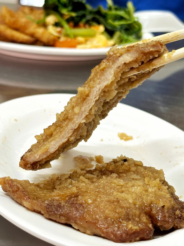 [台中北屯] 明財清粥小菜｜銅板價開吃 各式青菜一盤只要30元！每日多達10多樣家常菜可選擇｜小資族宵夜首選｜內附菜單 - 萍姐愛分享