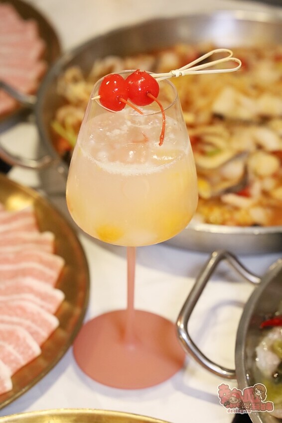 【台南美食】春囍打邊爐！獨家風味正宗酸菜魚，Prime雪花牛、松阪豬通通買一送一 - 熱血玩台南。跳躍新世界