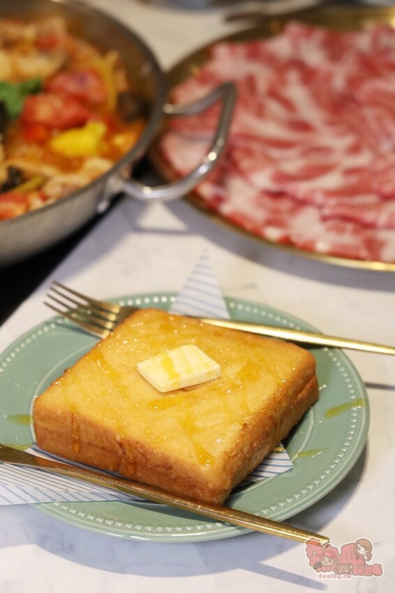 【台南美食】春囍打邊爐！獨家風味正宗酸菜魚，Prime雪花牛、松阪豬通通買一送一 - 熱血玩台南。跳躍新世界