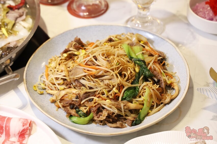 【台南美食】春囍打邊爐！獨家風味正宗酸菜魚，Prime雪花牛、松阪豬通通買一送一 - 熱血玩台南。跳躍新世界