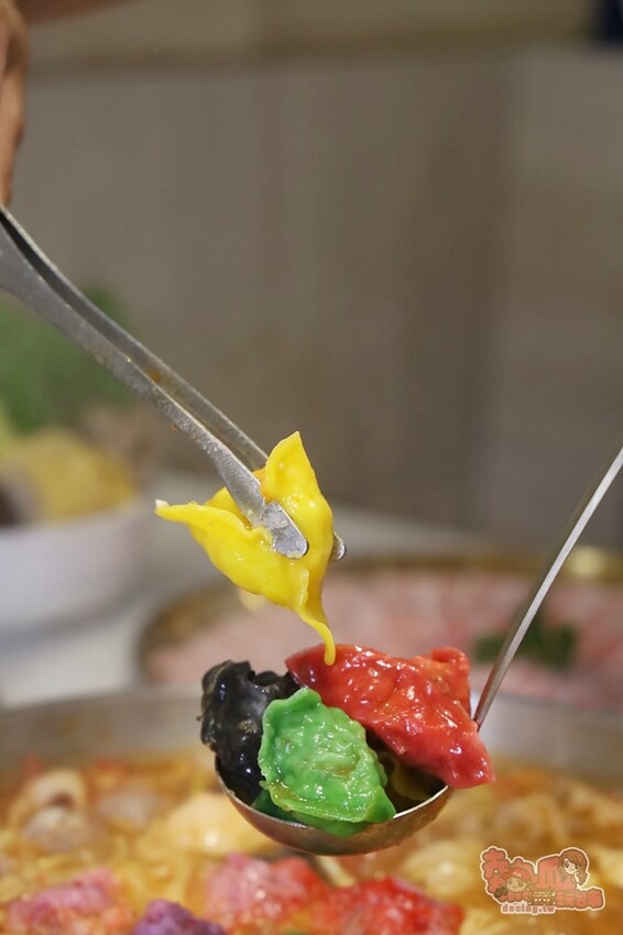 【台南美食】春囍打邊爐！獨家風味正宗酸菜魚，Prime雪花牛、松阪豬通通買一送一 - 熱血玩台南。跳躍新世界