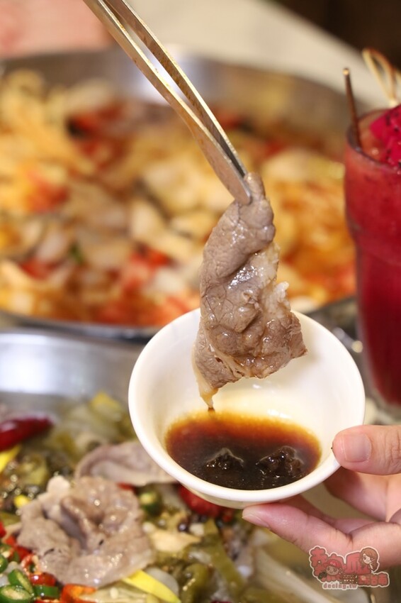 【台南美食】春囍打邊爐！獨家風味正宗酸菜魚，Prime雪花牛、松阪豬通通買一送一 - 熱血玩台南。跳躍新世界