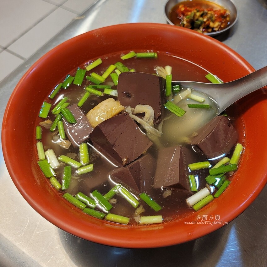 台南東區小吃_香香古早味炒米粉豬血湯_台式美食
