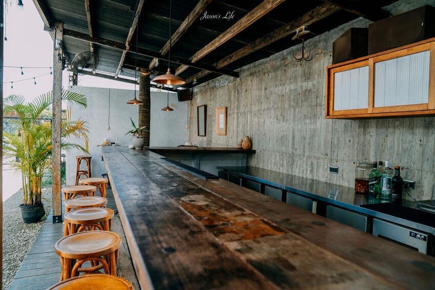 【屏東恆春｜美食】波波俱樂部。恆春美食推薦，波波廚房二店，渡假風格餐酒館，調酒美食都有