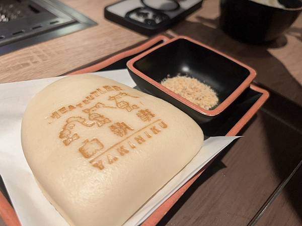 中壢美食推薦肉執事日式個人燒肉，創意軌道送餐，CP值爆表