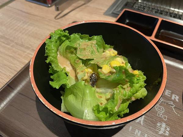 中壢美食推薦肉執事日式個人燒肉，創意軌道送餐，CP值爆表