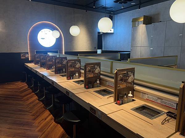 中壢美食推薦肉執事日式個人燒肉，創意軌道送餐，CP值爆表