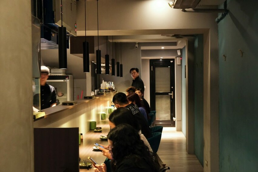 【台北美食】夙席 Yakitori｜大安區深夜限定桂丁雞專門店，享受炭火串燒的專屬誘人香氣! - 肉依小姐吃什麼