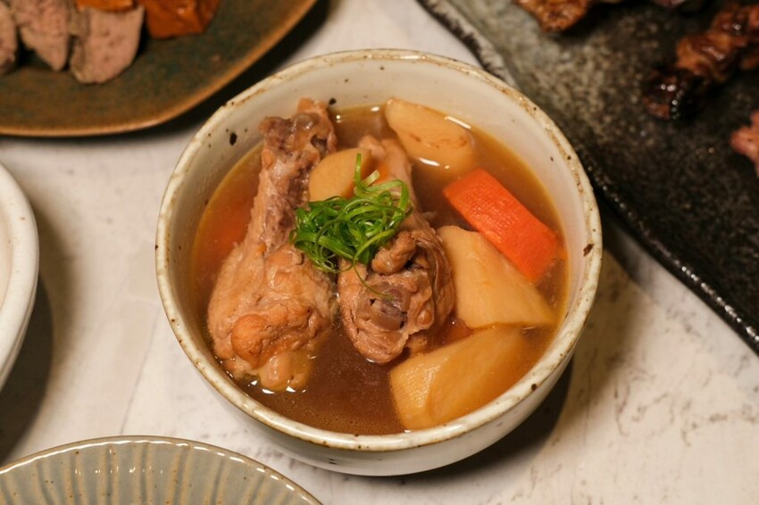 【台北美食】夙席 Yakitori｜大安區深夜限定桂丁雞專門店，享受炭火串燒的專屬誘人香氣! - 肉依小姐吃什麼