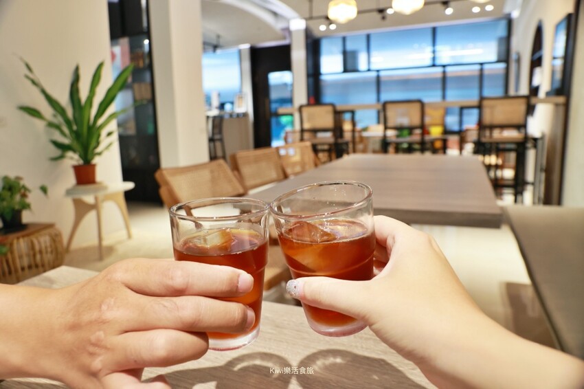 彰化市咖啡推薦隱園咖啡︱落地窗裡靜謐小花園,推薦單品手沖咖啡.甜點.wifi插座