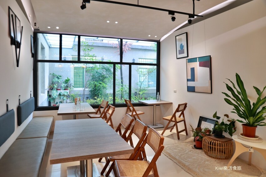 彰化市咖啡推薦隱園咖啡︱落地窗裡靜謐小花園,推薦單品手沖咖啡.甜點.wifi插座