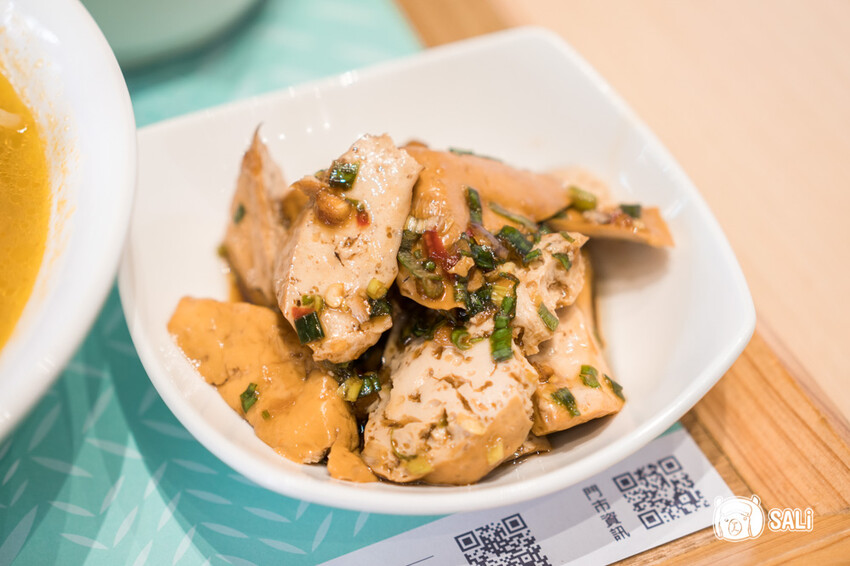 墨竹亭 漢口店｜台中北區美食，新菜色上市金湯泡椒牛麵，豐富秋冬味蕾 - 莎笠，小日子