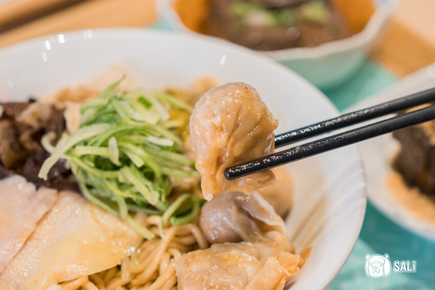 墨竹亭 漢口店｜台中北區美食，新菜色上市金湯泡椒牛麵，豐富秋冬味蕾 - 莎笠，小日子