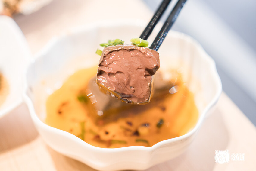 墨竹亭 漢口店｜台中北區美食，新菜色上市金湯泡椒牛麵，豐富秋冬味蕾 - 莎笠，小日子