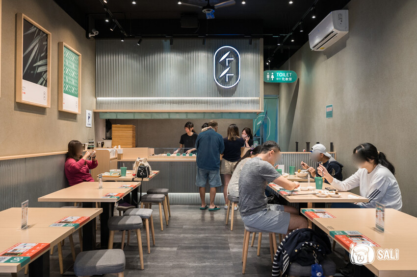 墨竹亭 漢口店｜台中北區美食，新菜色上市金湯泡椒牛麵，豐富秋冬味蕾 - 莎笠，小日子