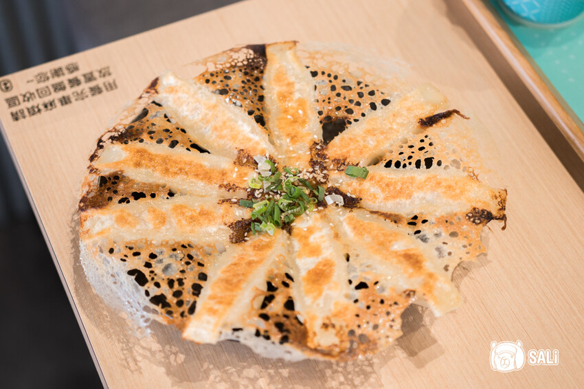 墨竹亭 漢口店｜台中北區美食，新菜色上市金湯泡椒牛麵，豐富秋冬味蕾 - 莎笠，小日子