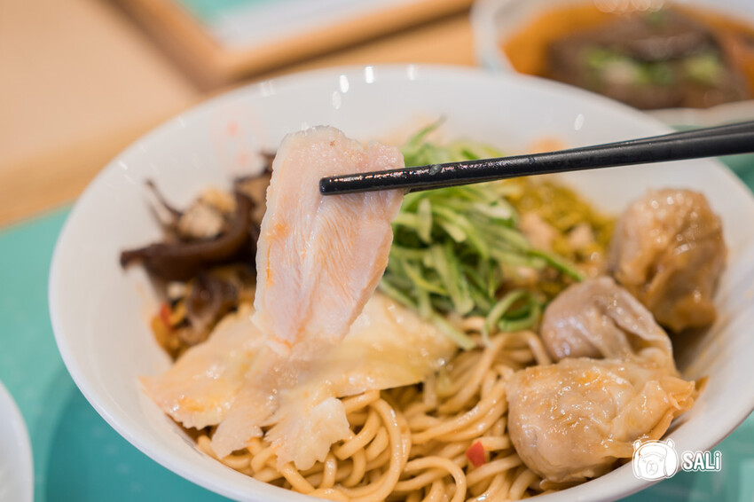 墨竹亭 漢口店｜台中北區美食，新菜色上市金湯泡椒牛麵，豐富秋冬味蕾 - 莎笠，小日子