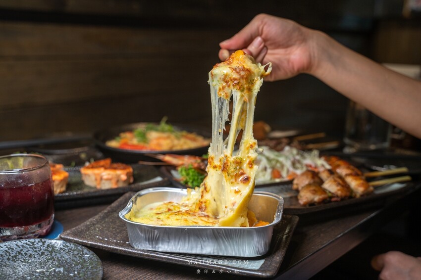 新莊美食｜老串角新莊店～新北無人不知的居酒屋開最新分店囉，總店破兩萬則評論依舊維持4.9顆星，菜單將近