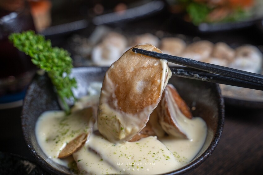 新莊美食｜老串角新莊店～新北無人不知的居酒屋開最新分店囉，總店破兩萬則評論依舊維持4.9顆星，菜單將近