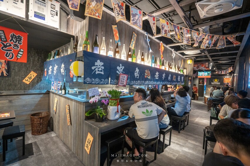 新莊美食｜老串角新莊店～新北無人不知的居酒屋開最新分店囉，總店破兩萬則評論依舊維持4.9顆星，菜單將近