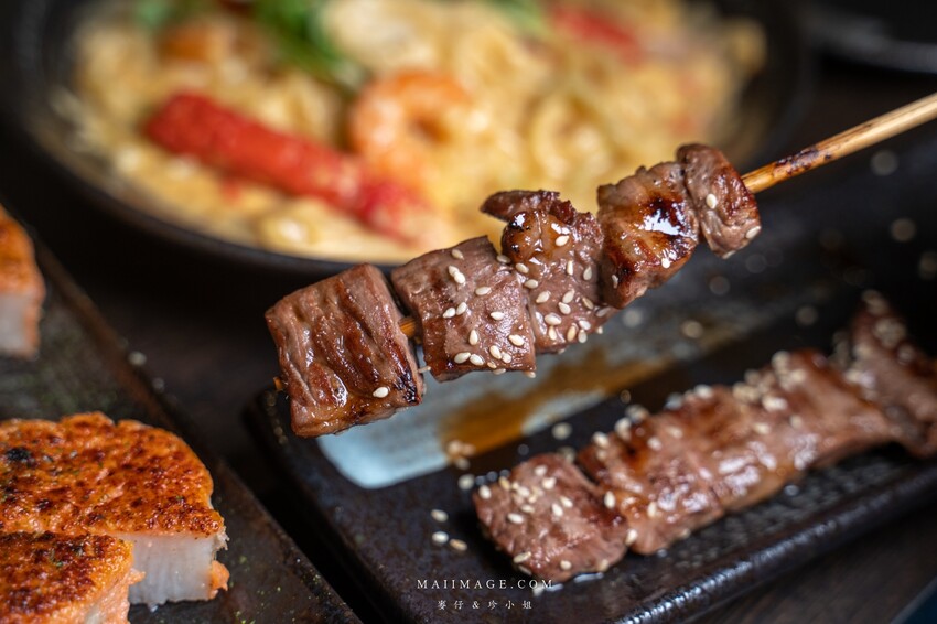 新莊美食｜老串角新莊店～新北無人不知的居酒屋開最新分店囉，總店破兩萬則評論依舊維持4.9顆星，菜單將近