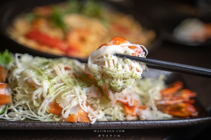 新莊美食｜老串角新莊店～新北無人不知的居酒屋開最新分店囉，總店破兩萬則評論依舊維持4.9顆星，菜單將近