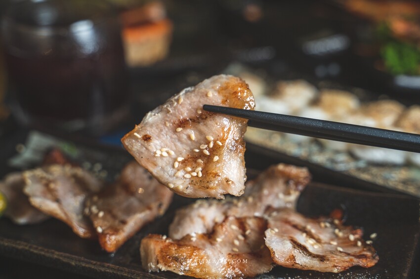 新莊美食｜老串角新莊店～新北無人不知的居酒屋開最新分店囉，總店破兩萬則評論依舊維持4.9顆星，菜單將近