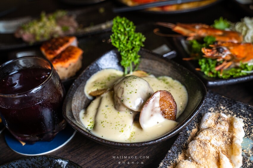 新莊美食｜老串角新莊店～新北無人不知的居酒屋開最新分店囉，總店破兩萬則評論依舊維持4.9顆星，菜單將近