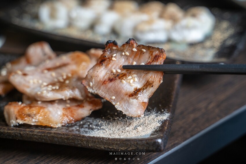 新莊美食｜老串角新莊店～新北無人不知的居酒屋開最新分店囉，總店破兩萬則評論依舊維持4.9顆星，菜單將近