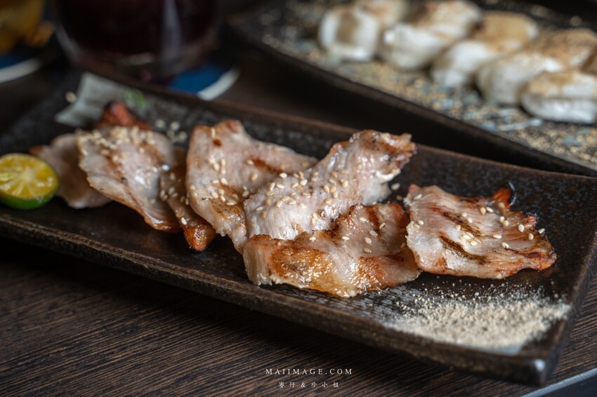 新莊美食｜老串角新莊店～新北無人不知的居酒屋開最新分店囉，總店破兩萬則評論依舊維持4.9顆星，菜單將近