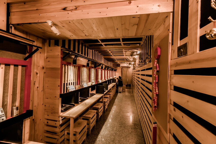 高雄美食 – 希拉麵 x 蓮池潭旁日本神社、一嵐座位風格美味拉麵!