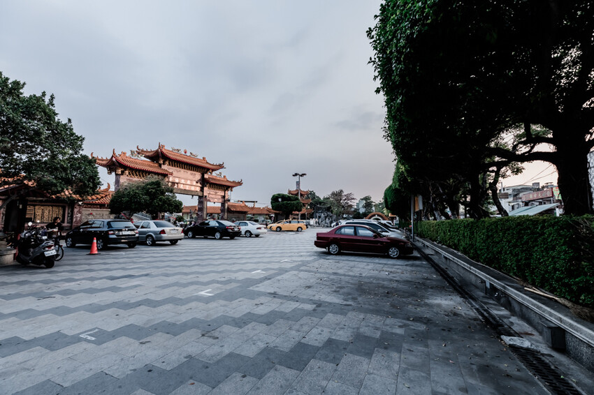 高雄美食 – 希拉麵 x 蓮池潭旁日本神社、一嵐座位風格美味拉麵!