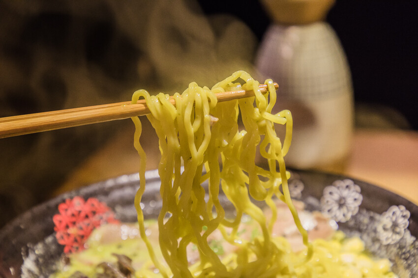 高雄美食 – 希拉麵 x 蓮池潭旁日本神社、一嵐座位風格美味拉麵!